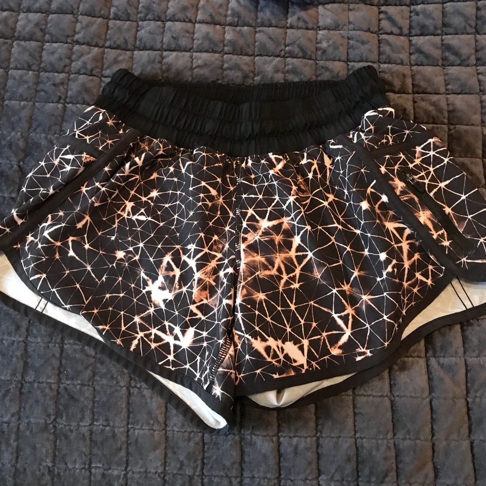 Lululemon tracker shorts